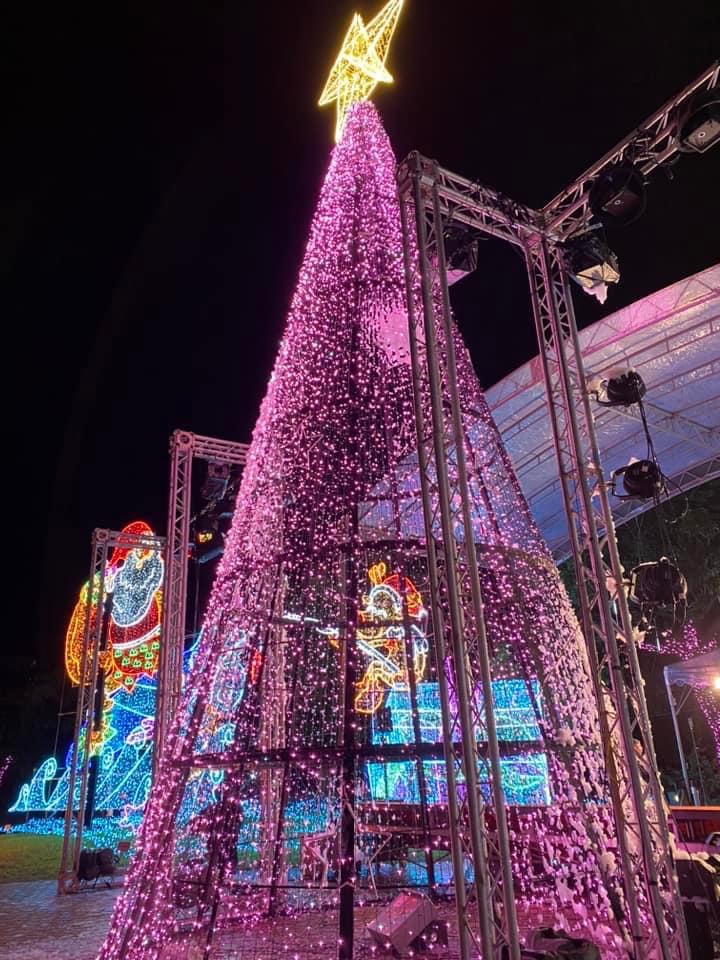 高12米的聖誕樹主燈。
